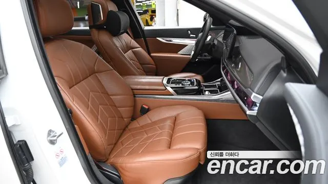 BMW i7 2024 thumb 10
