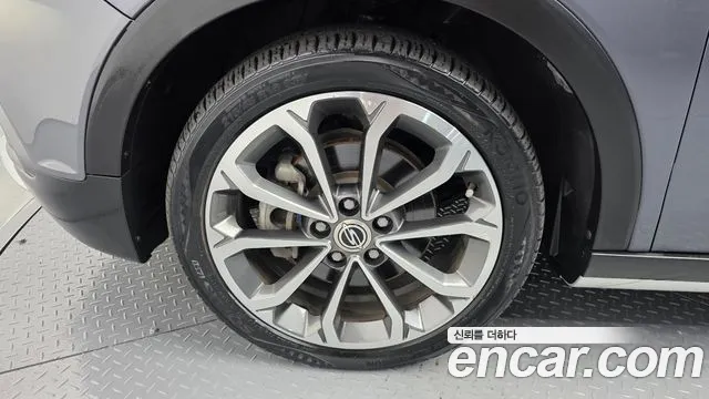 KG_Mobility_Ssangyong TIBOLI 2016 thumb 3