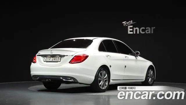 Mercedes-Benz C-Класс 2017 thumb 10