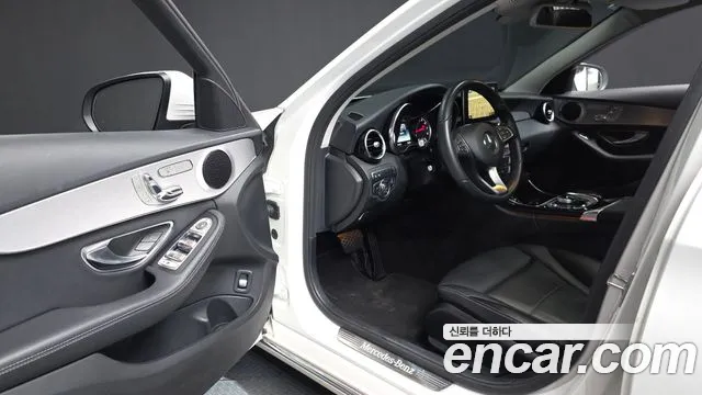 Mercedes-Benz C-Класс 2017 thumb 11