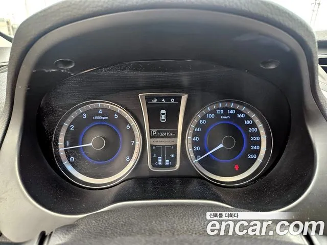 Hyundai Grandeur 2015 thumb 4