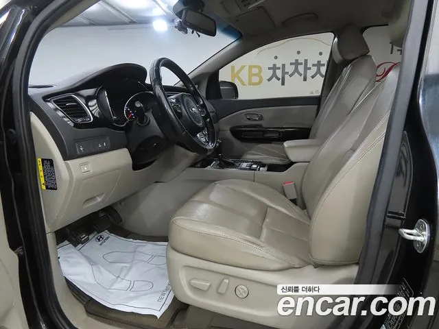 Kia Carnival 2016 thumb 9