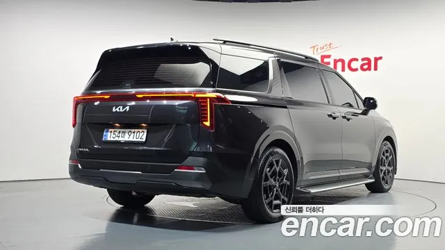 Kia Carnival 2023 thumb 6