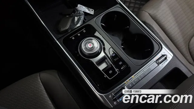Kia Carnival 2023 thumb 10