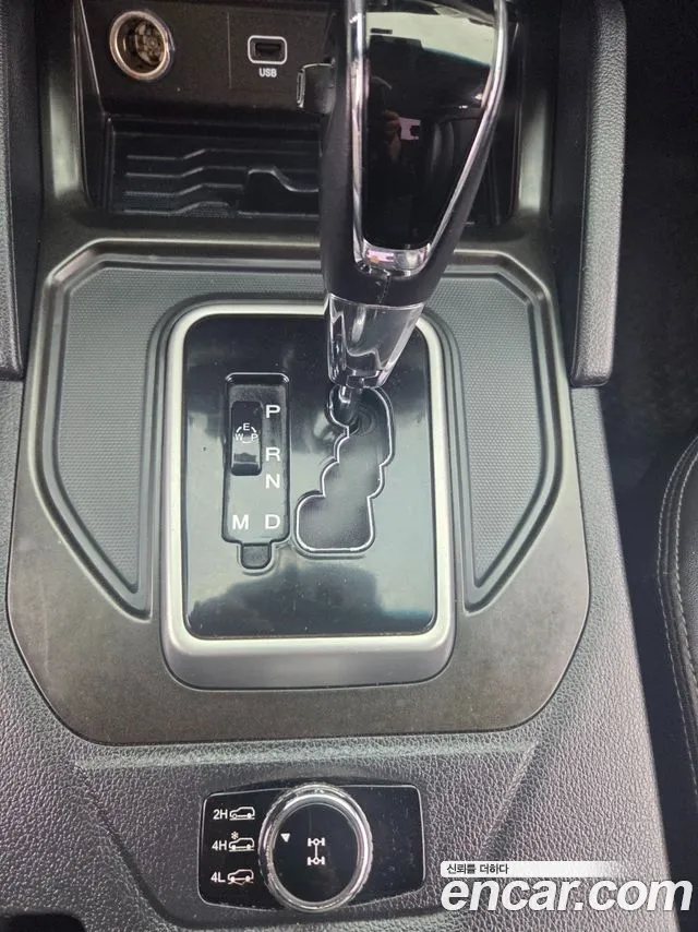 KG_Mobility_Ssangyong Rexton 2018 thumb 3