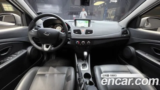 Renault Fluence 2017 thumb 9
