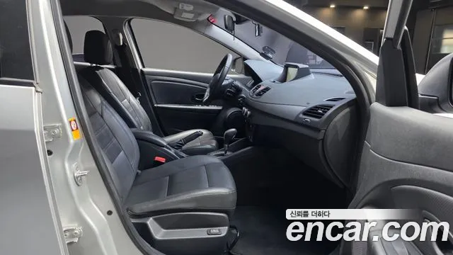 Renault Fluence 2017 thumb 8