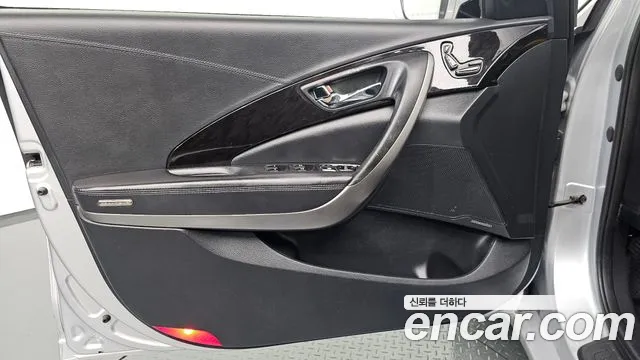 Hyundai Grandeur 2011 thumb 3