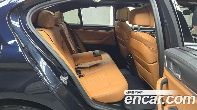 BMW 5 серии 2023 thumb 11