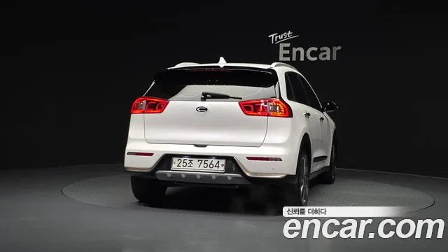 Kia Niro 2017 thumb 6