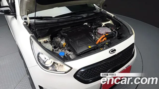 Kia Niro 2017 thumb 4
