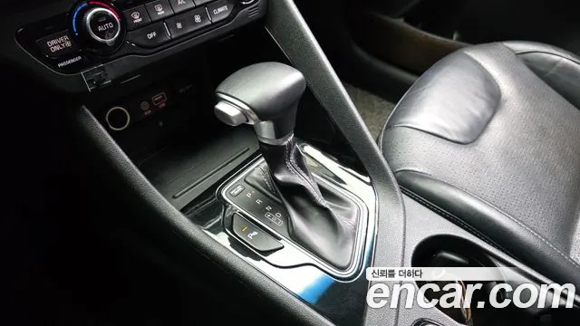 Kia Niro 2017 thumb 8