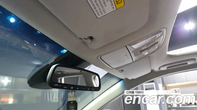 Kia Niro 2017 thumb 12