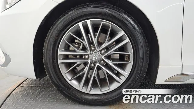Hyundai Grandeur 2017 thumb 4