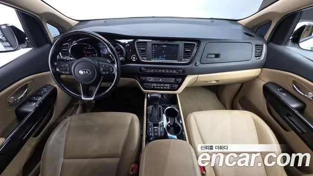 Kia Carnival 2020 thumb 5