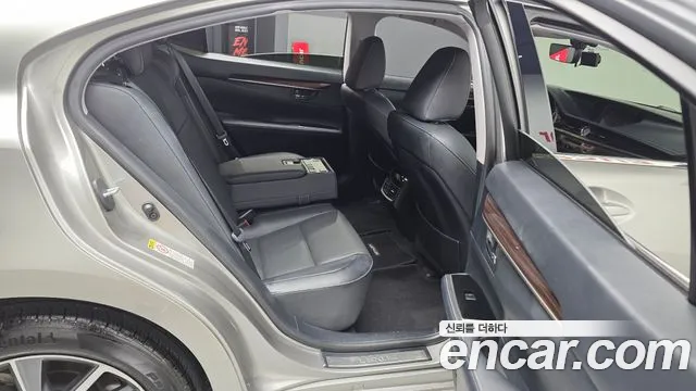 Lexus ES 2017 thumb 12