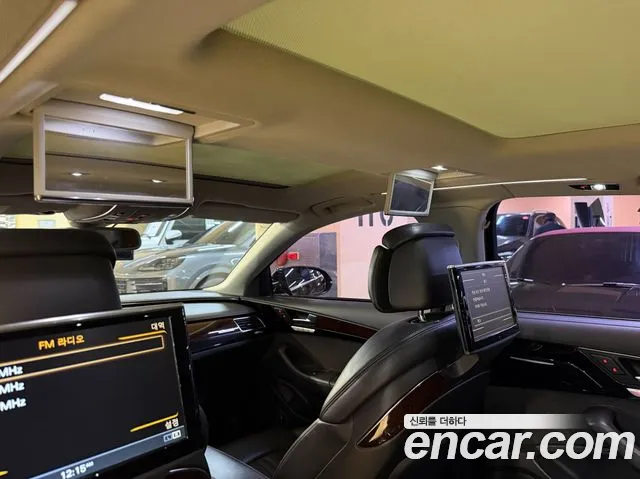 Audi A8 2012 thumb 3