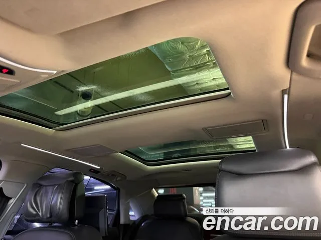 Audi A8 2012 thumb 9