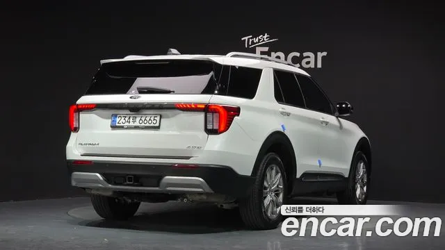Ford Explorer 2025 thumb 9