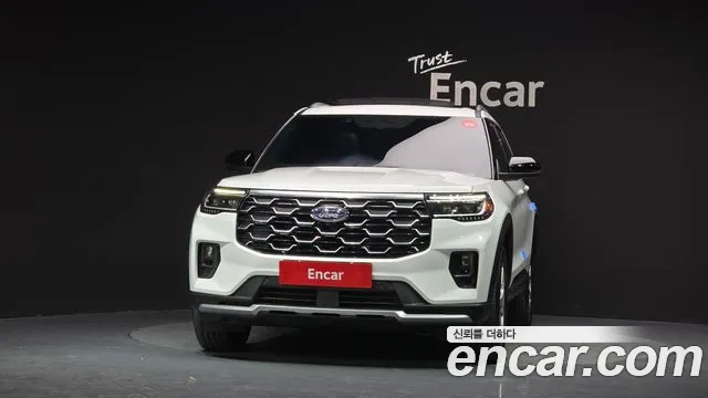 Ford Explorer 2025 thumb 7