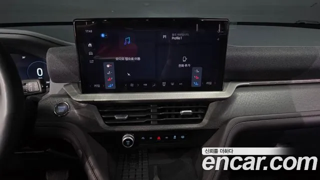 Ford Explorer 2025 thumb 6