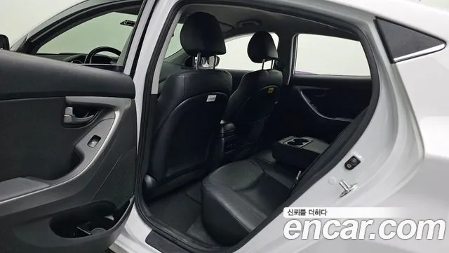 Hyundai Avante 2015 thumb 11