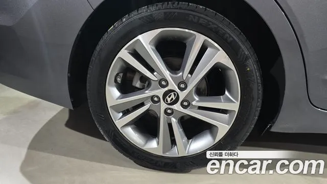 Hyundai Avante 2017 thumb 3