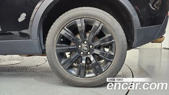 Land Rover Discovery Sport 2019 thumb 11
