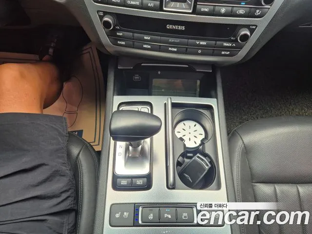 Genesis G80 2019 thumb 6