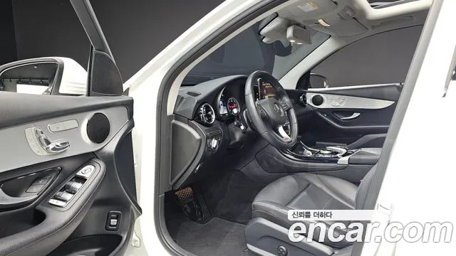 Mercedes-Benz GLC 2018 thumb 9