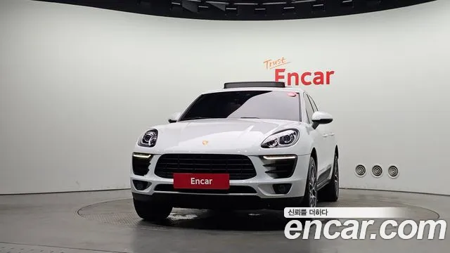 Porsche Macan 2016 thumb 3