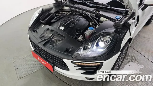 Porsche Macan 2016 thumb 6