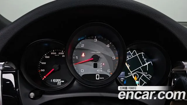 Porsche Macan 2016 thumb 8