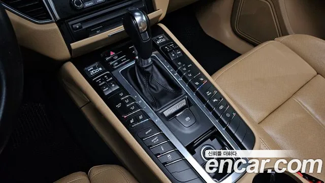 Porsche Macan 2016 thumb 9