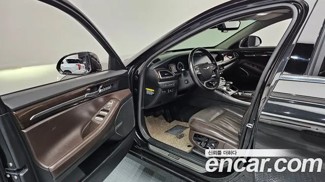 Genesis G90 2018 thumb 10