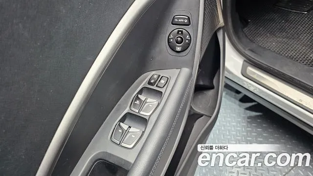 Hyundai Santa Fe 2014 thumb 3