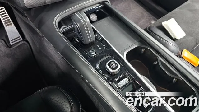 Volvo XC90 2020 thumb 9
