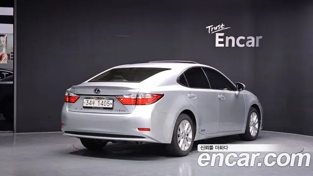 Lexus ES 2013 thumb 2