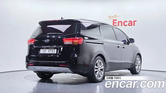 Kia Carnival 2017 thumb 2