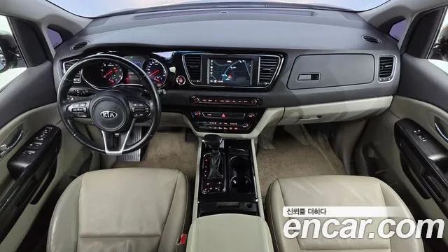 Kia Carnival 2017 thumb 7