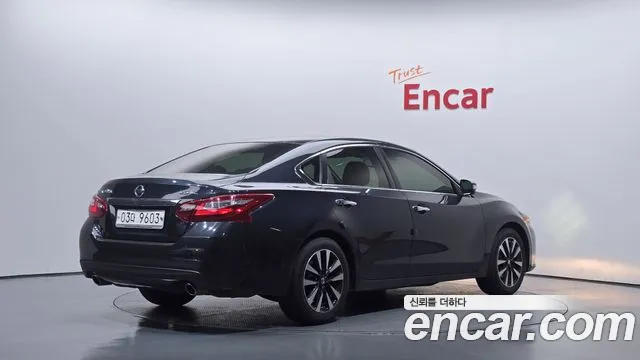 Nissan Altima 2018 thumb 2