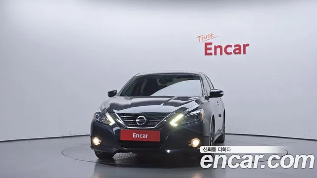 Nissan Altima 2018 thumb 3