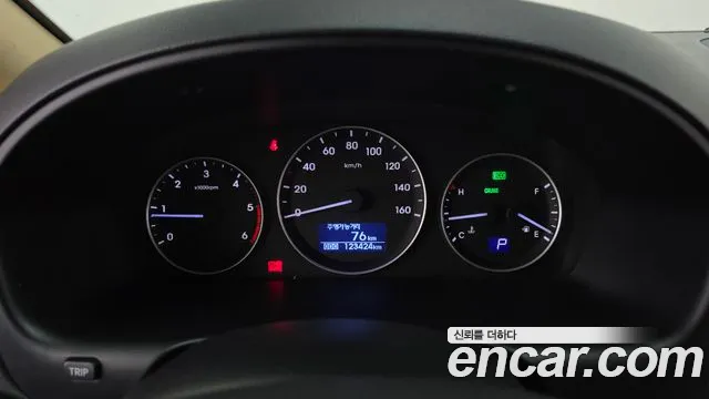 Hyundai Starex 2017 thumb 2
