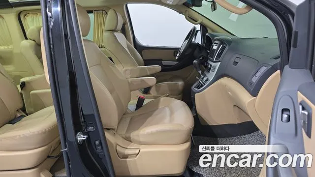 Hyundai Starex 2017 thumb 9