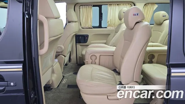 Hyundai Starex 2017 thumb 3