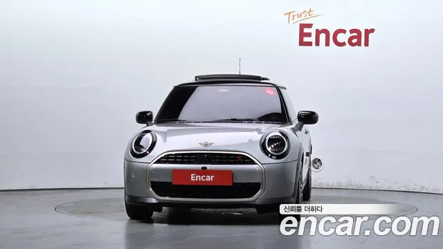 Mini Hatch 2024 thumb 6