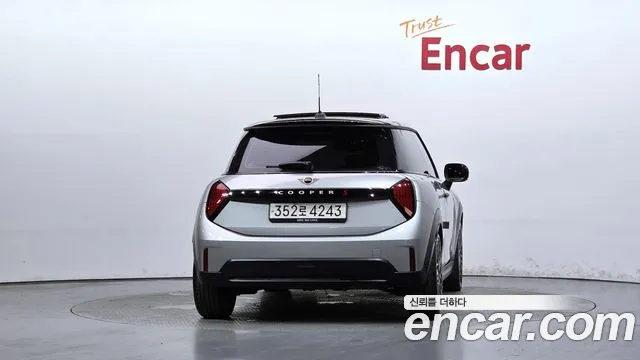 Mini Hatch 2024 thumb 9