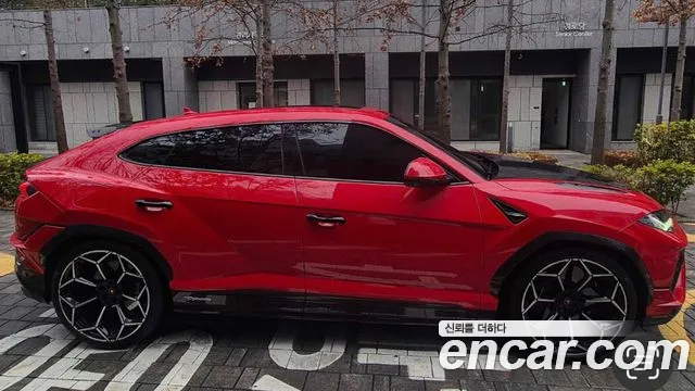 Lamborghini Urus 2023 thumb 6