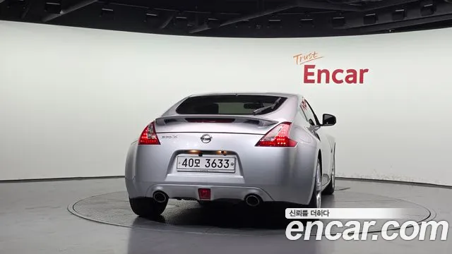 Nissan 370Z 2011 thumb 4