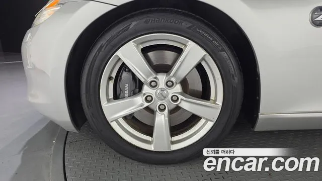 Nissan 370Z 2011 thumb 2